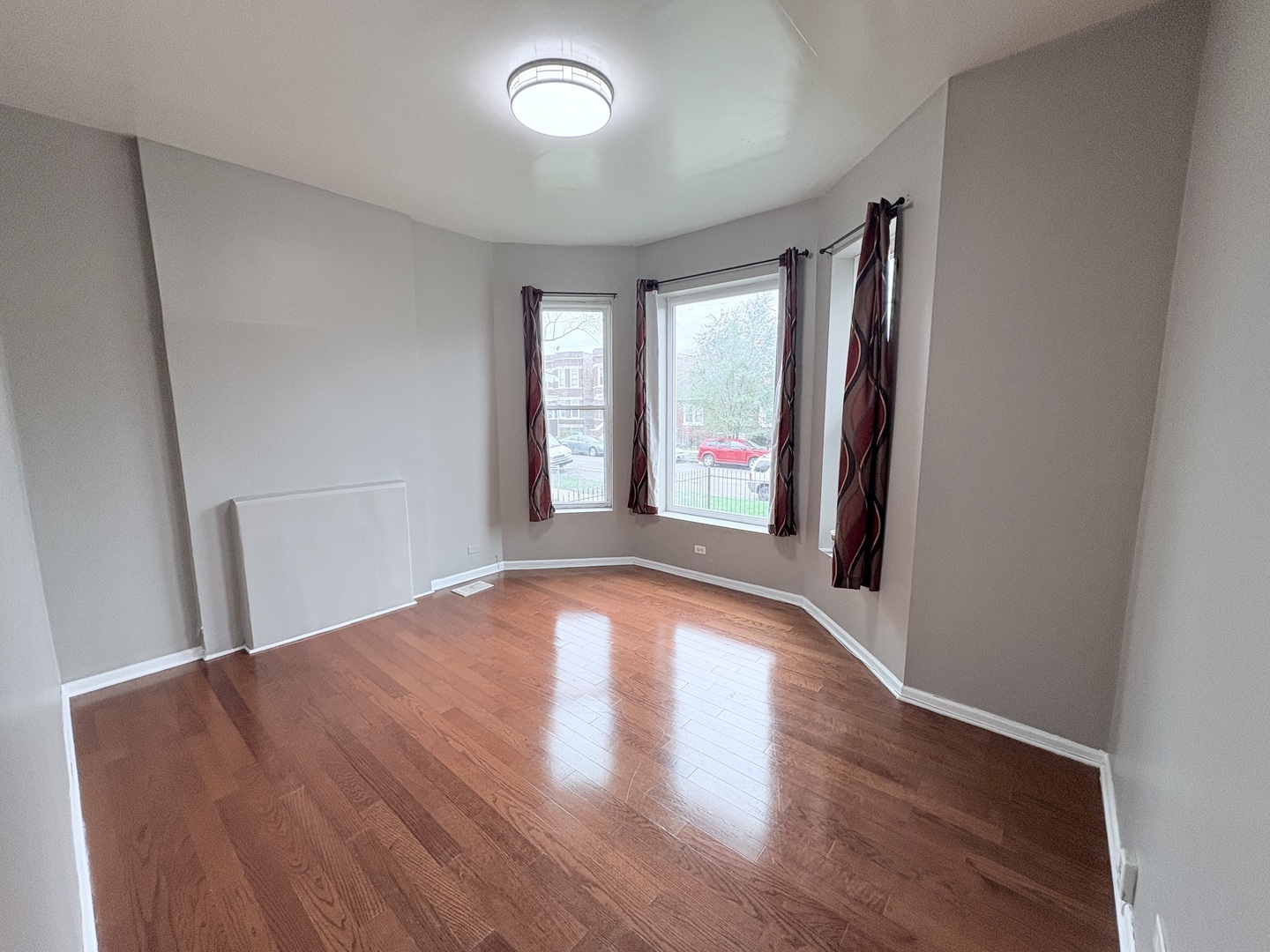 6729 S Saint Lawrence Avenue, Chicago, IL 60637