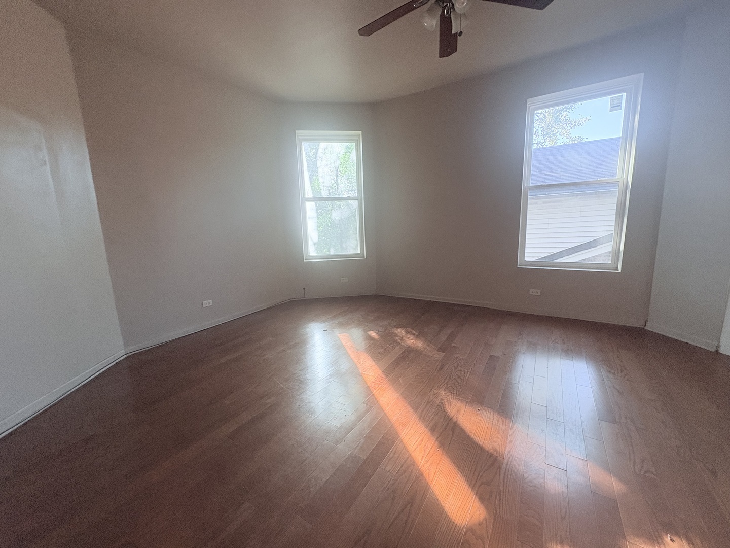 6729 S Saint Lawrence Avenue, Chicago, IL 60637