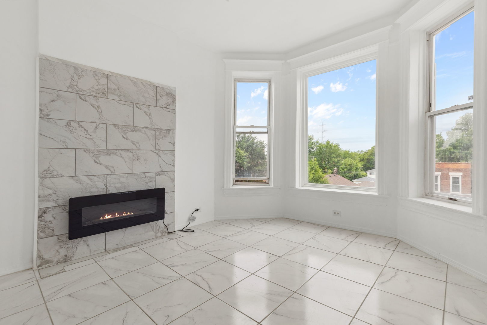 6729 S Saint Lawrence Avenue, Chicago, IL 60637