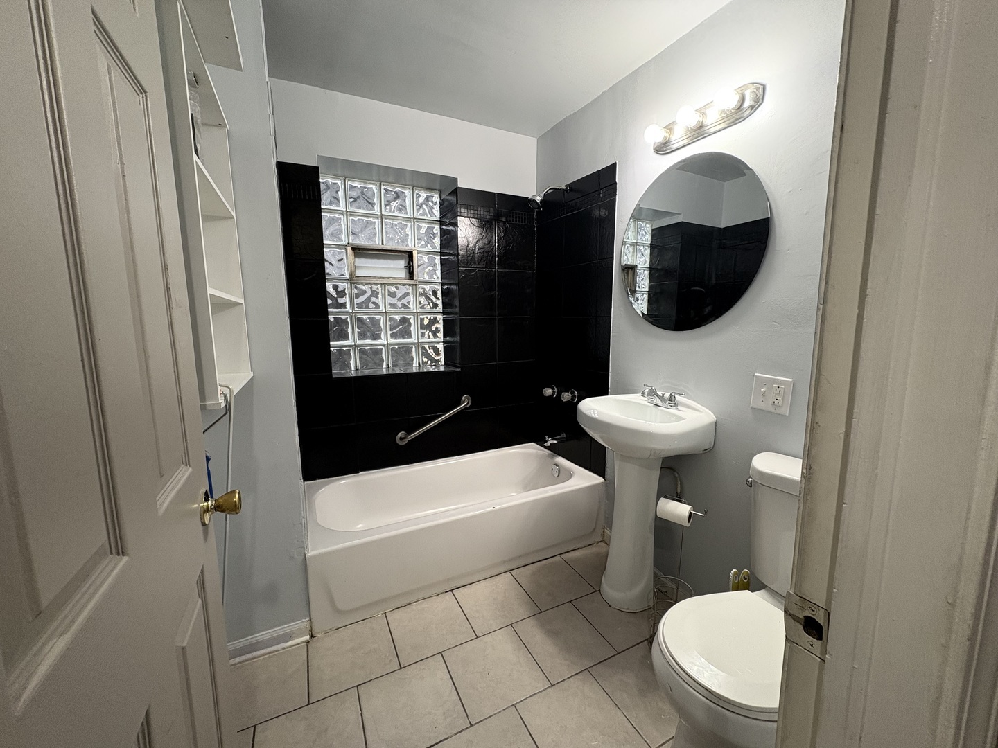 6729 S Saint Lawrence Avenue, Chicago, IL 60637