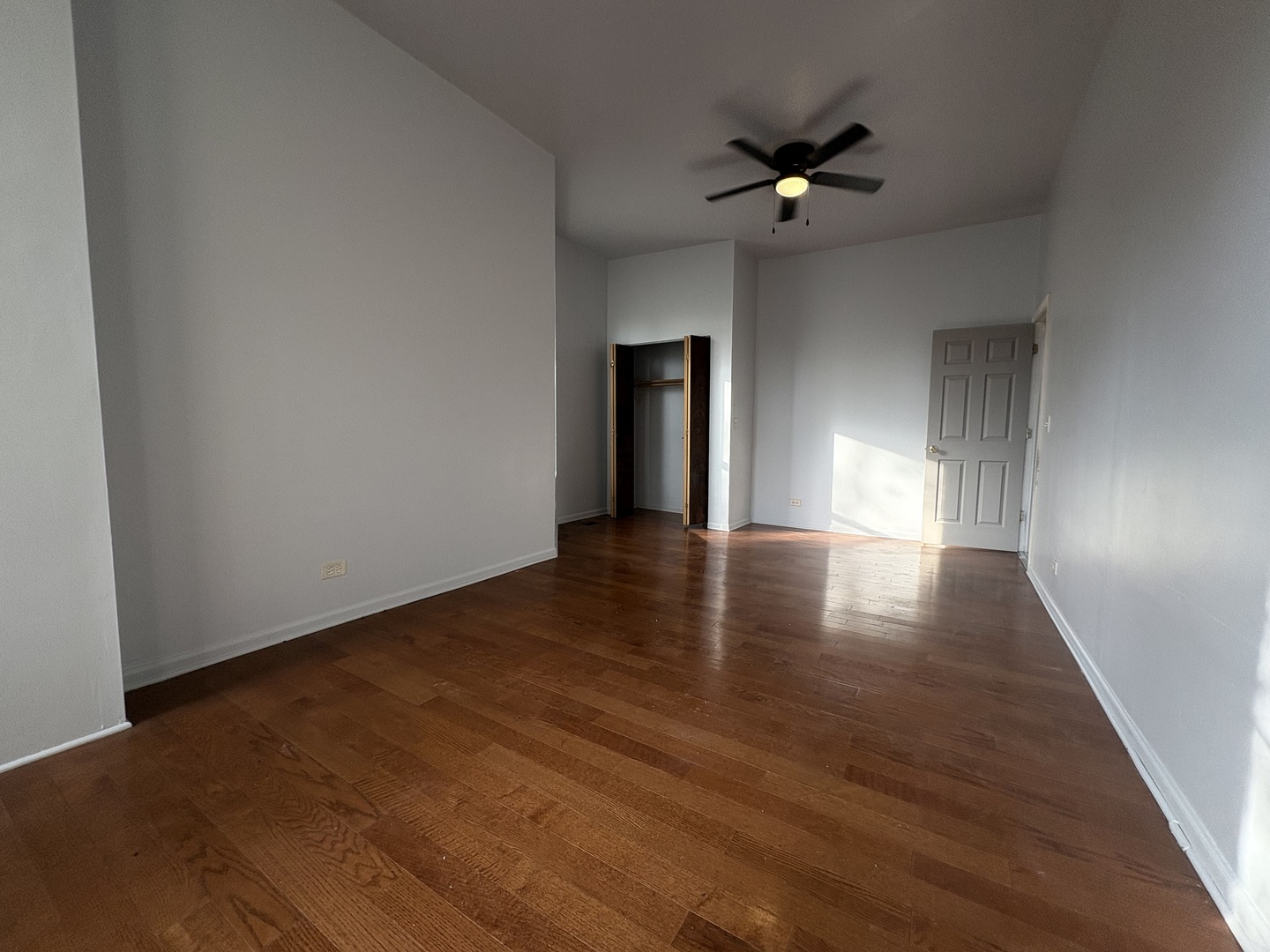 6729 S Saint Lawrence Avenue, Chicago, IL 60637