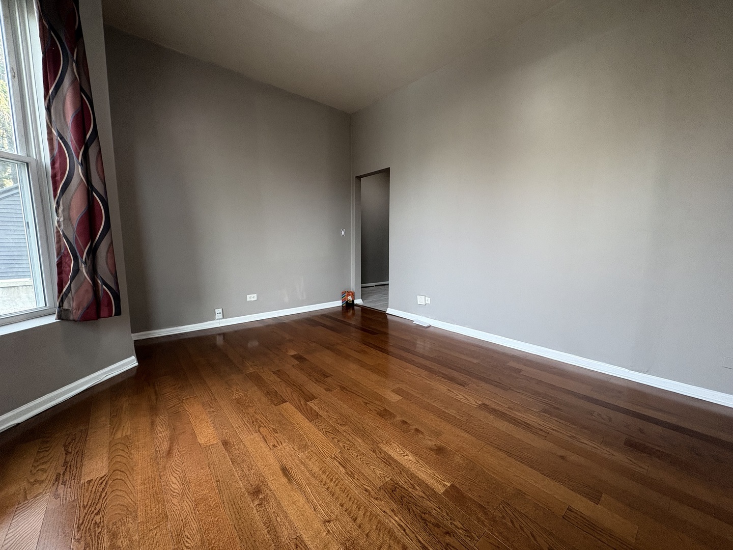 6729 S Saint Lawrence Avenue, Chicago, IL 60637