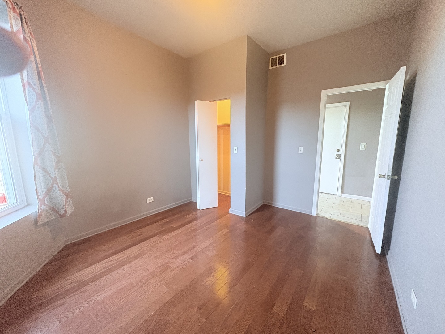 6729 S Saint Lawrence Avenue, Chicago, IL 60637