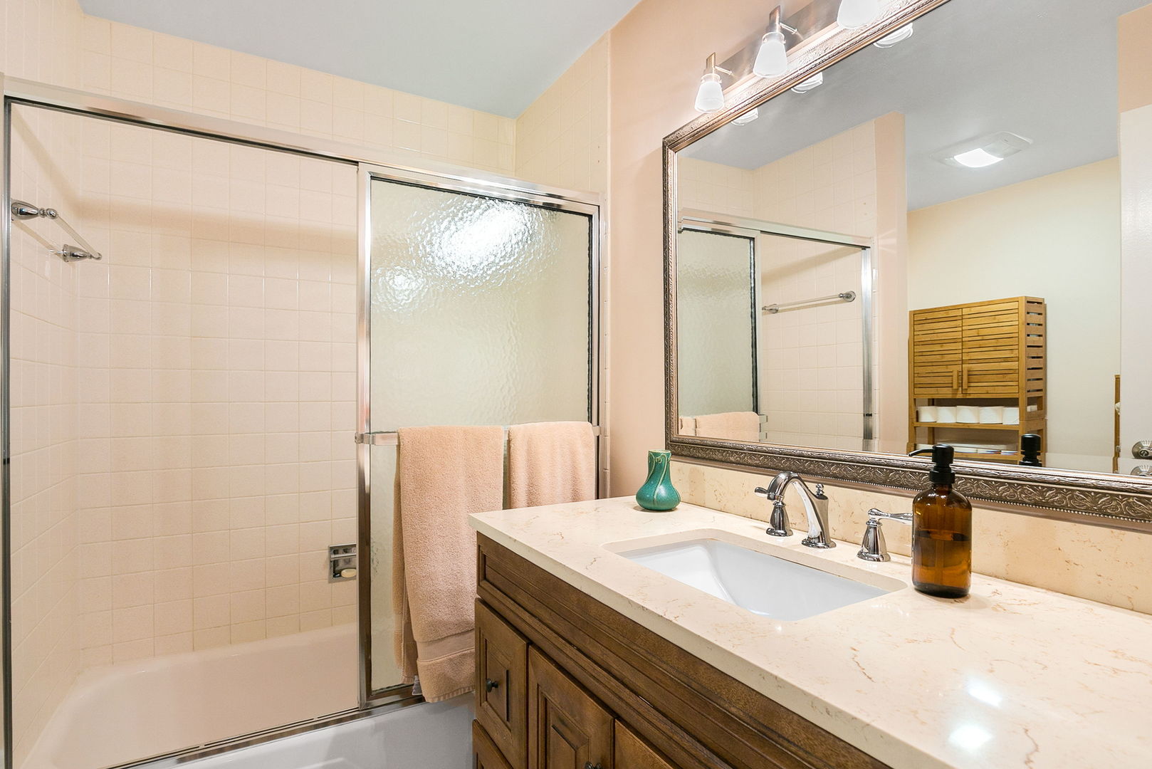1220 Park Avenue #115, Highland Park, IL 60035