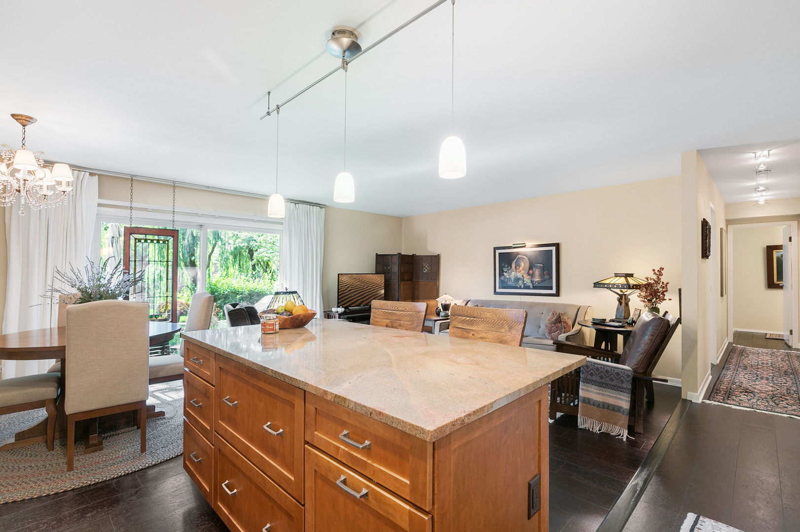 1220 Park Avenue #115, Highland Park, IL 60035