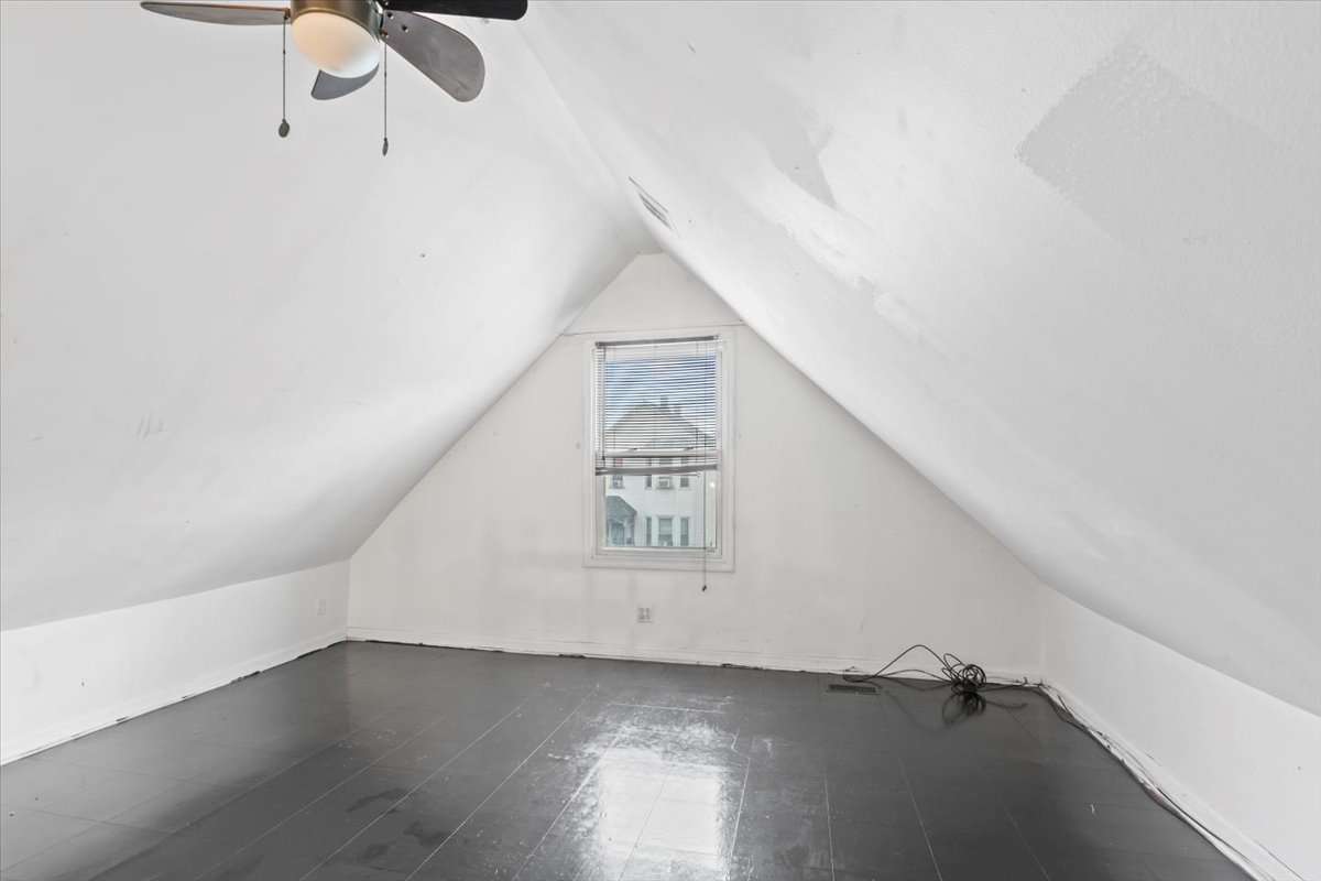 9018 S Brandon Avenue, Chicago, IL 60617