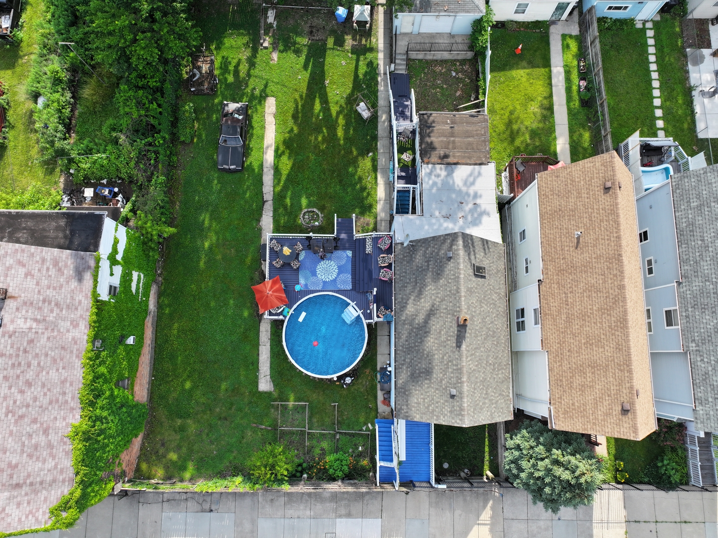 9018 S Brandon Avenue, Chicago, IL 60617