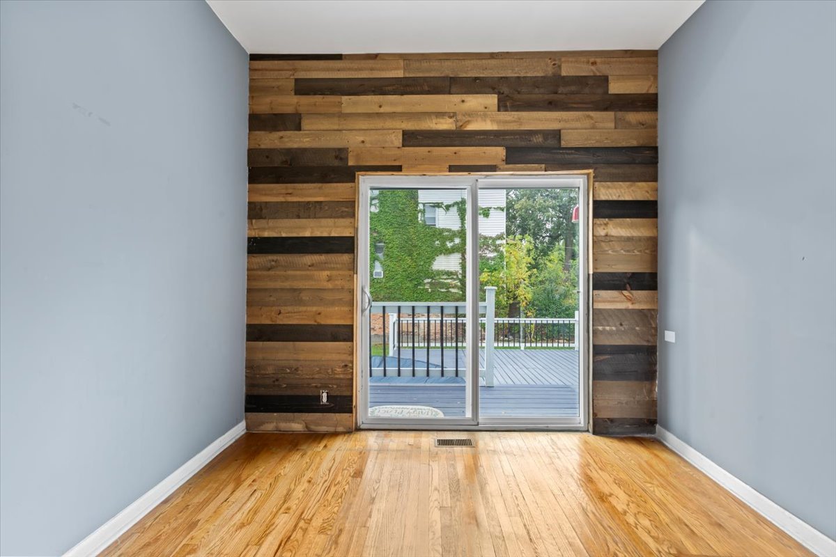 9018 S Brandon Avenue, Chicago, IL 60617