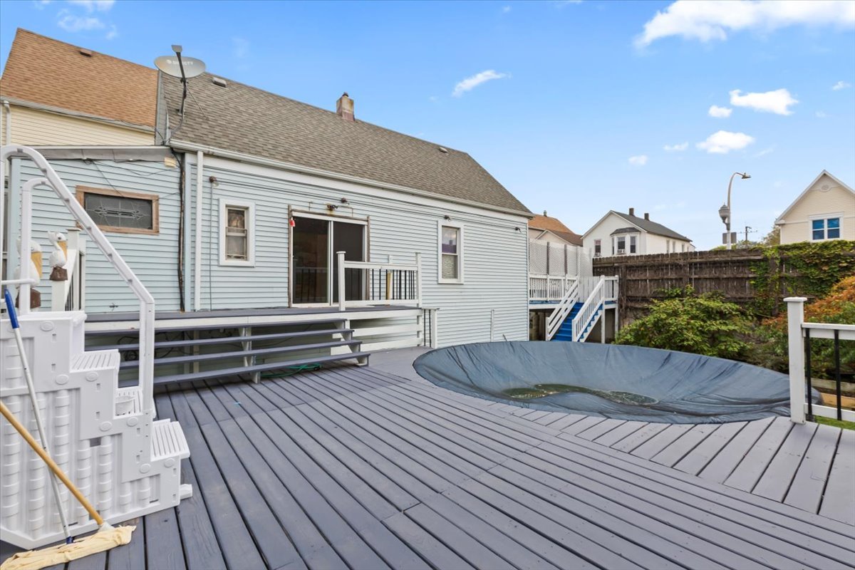 9018 S Brandon Avenue, Chicago, IL 60617