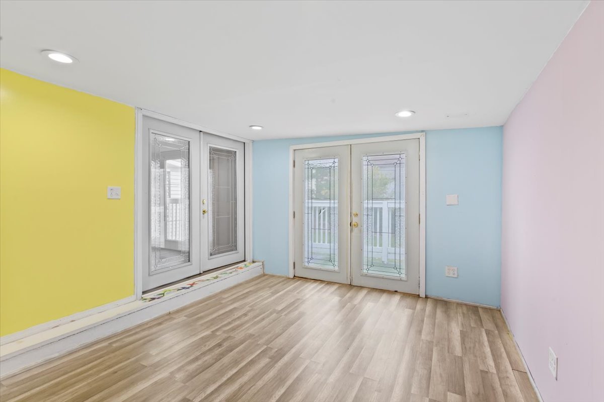 9018 S Brandon Avenue, Chicago, IL 60617