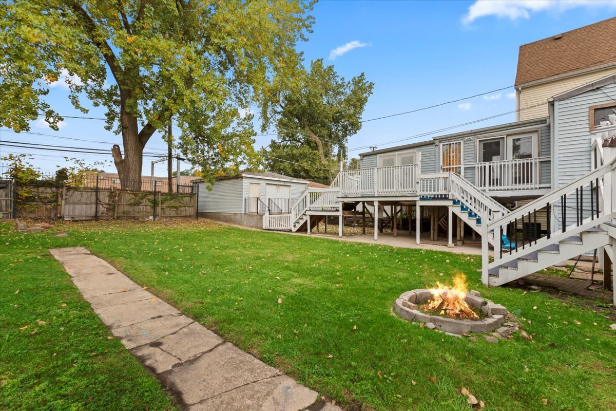 9018 S Brandon Avenue, Chicago, IL 60617