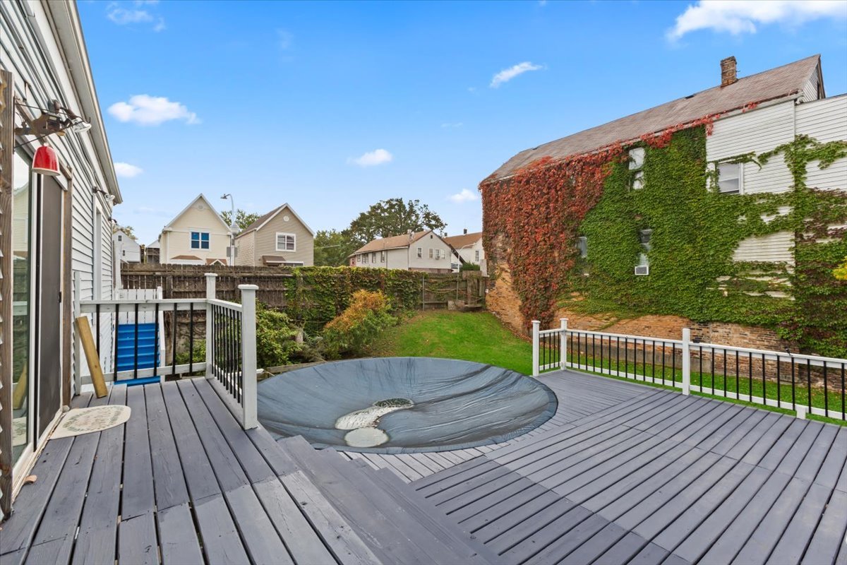 9018 S Brandon Avenue, Chicago, IL 60617