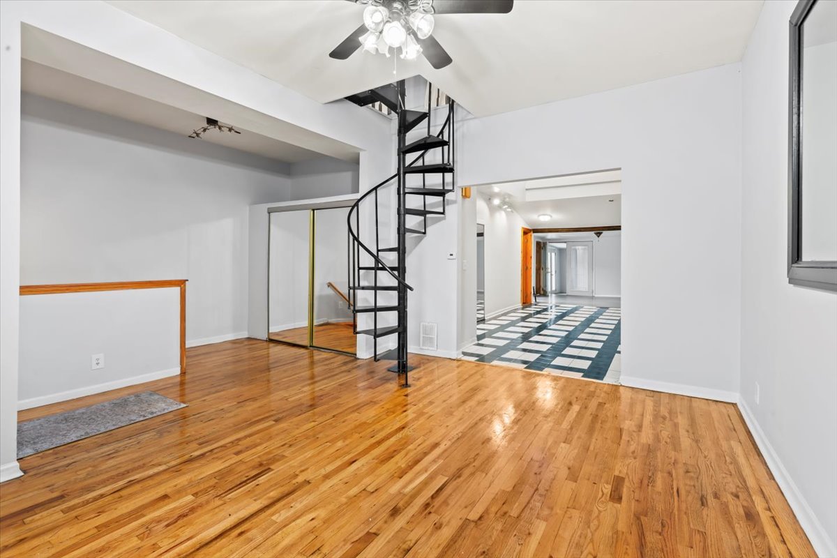 9018 S Brandon Avenue, Chicago, IL 60617