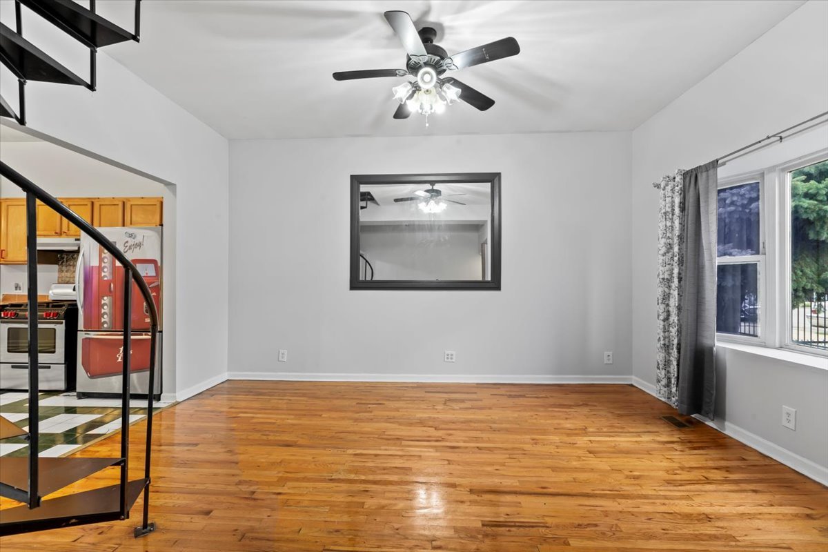 9018 S Brandon Avenue, Chicago, IL 60617