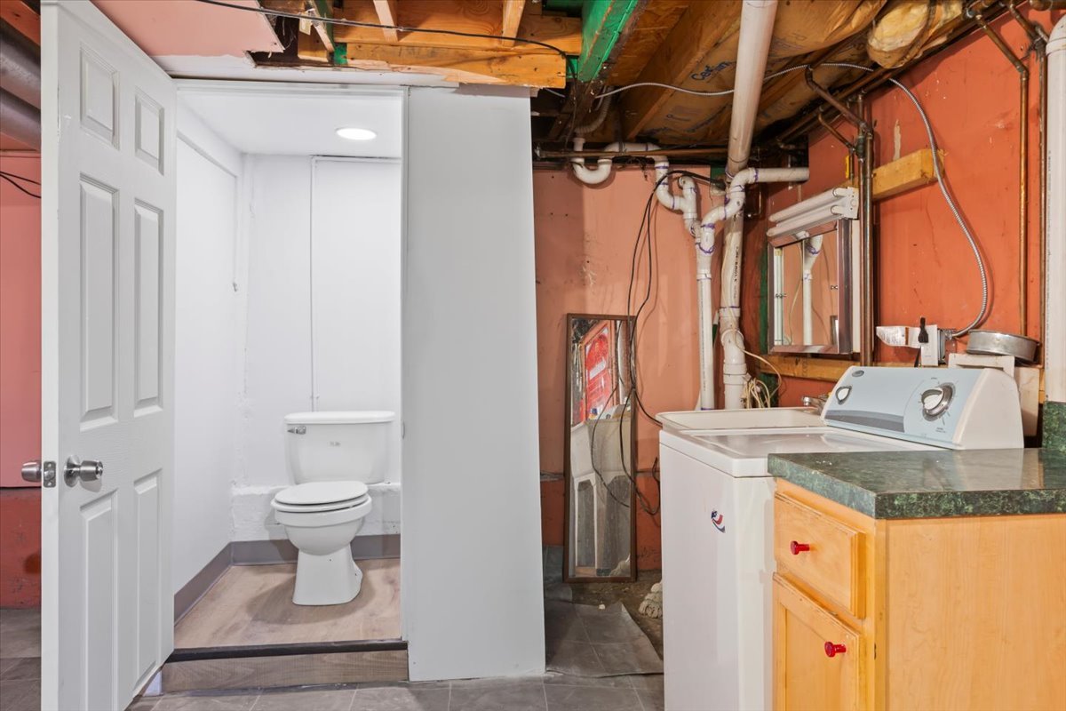 9018 S Brandon Avenue, Chicago, IL 60617