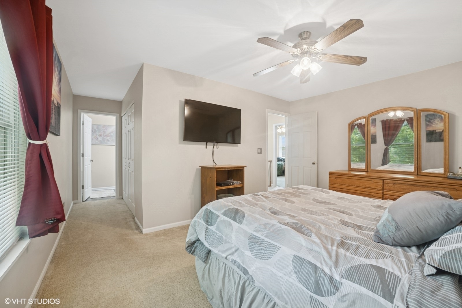 1208 Old Timber Lane, Hoffman Estates, IL 60192