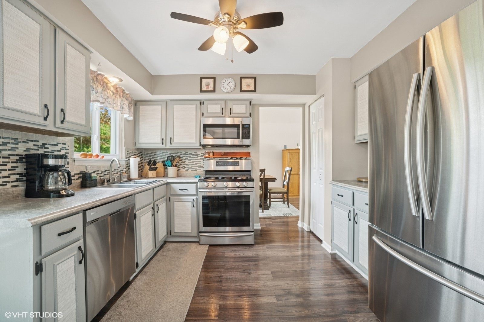 1208 Old Timber Lane, Hoffman Estates, IL 60192