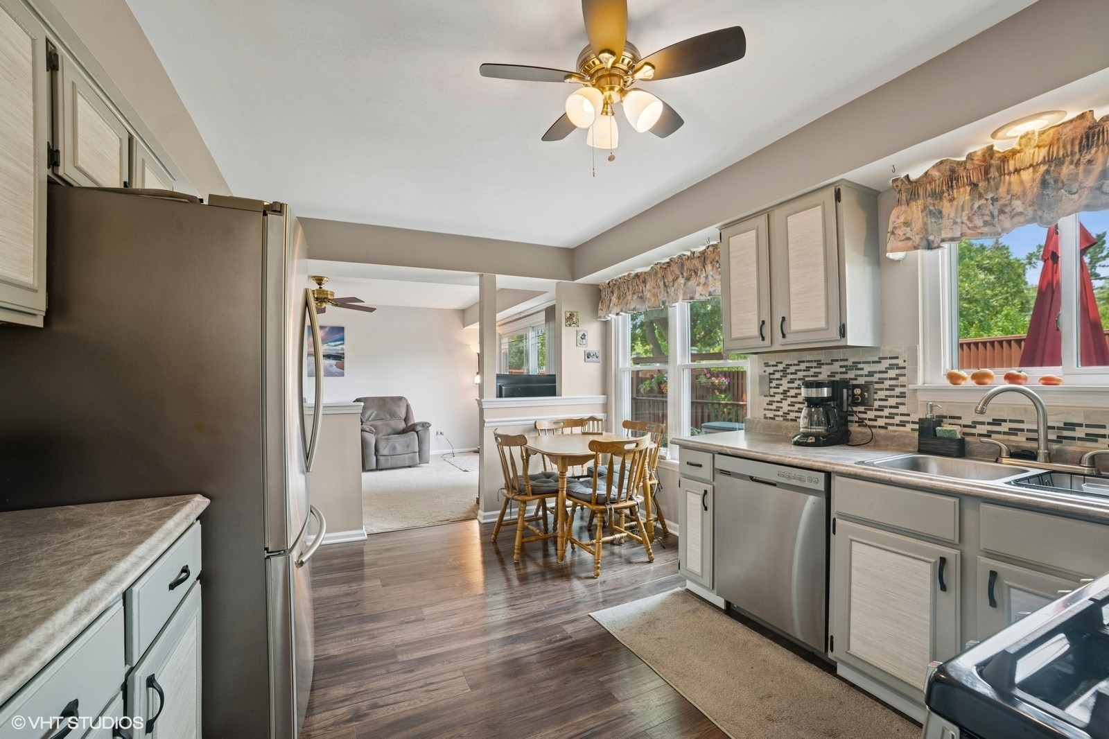 1208 Old Timber Lane, Hoffman Estates, IL 60192