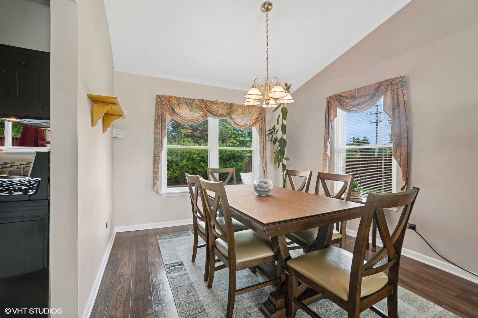 1208 Old Timber Lane, Hoffman Estates, IL 60192