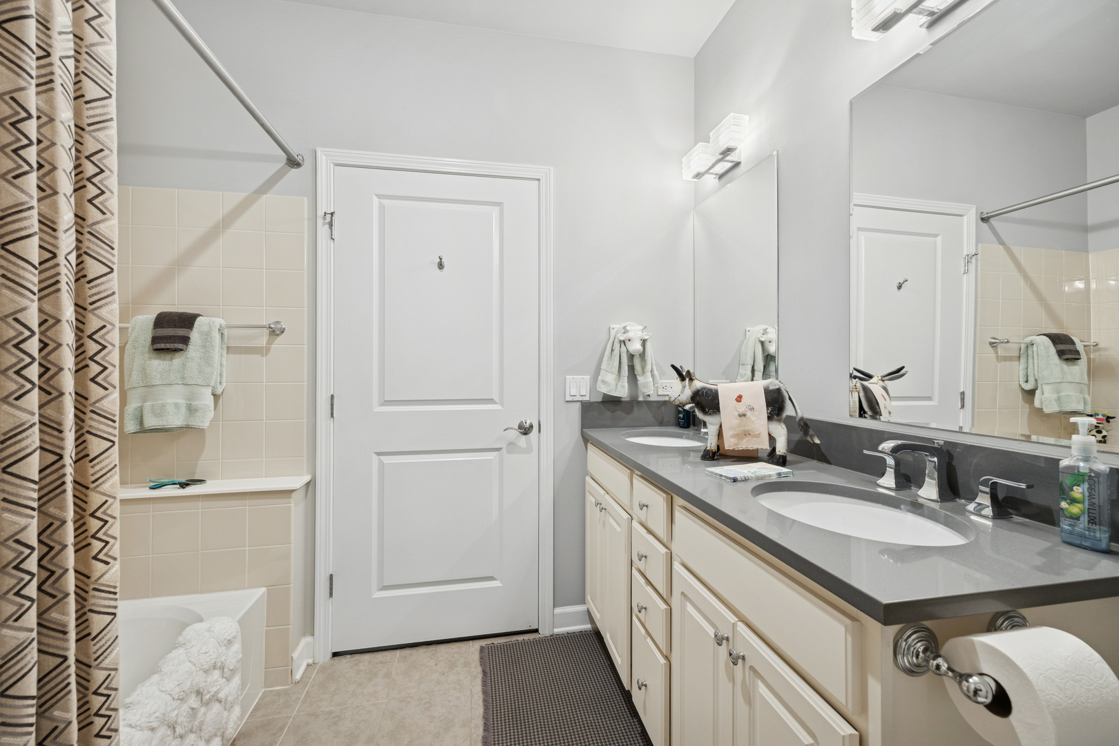 1124 Lake Street #511, Oak Park, IL 60301