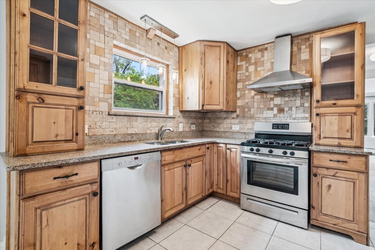 3720 East Avenue #1, Berwyn, IL 60402