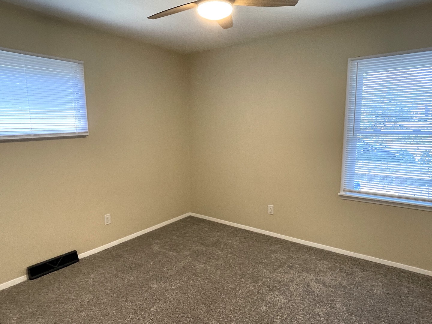 501 University Avenue, Bloomington, IL 61701