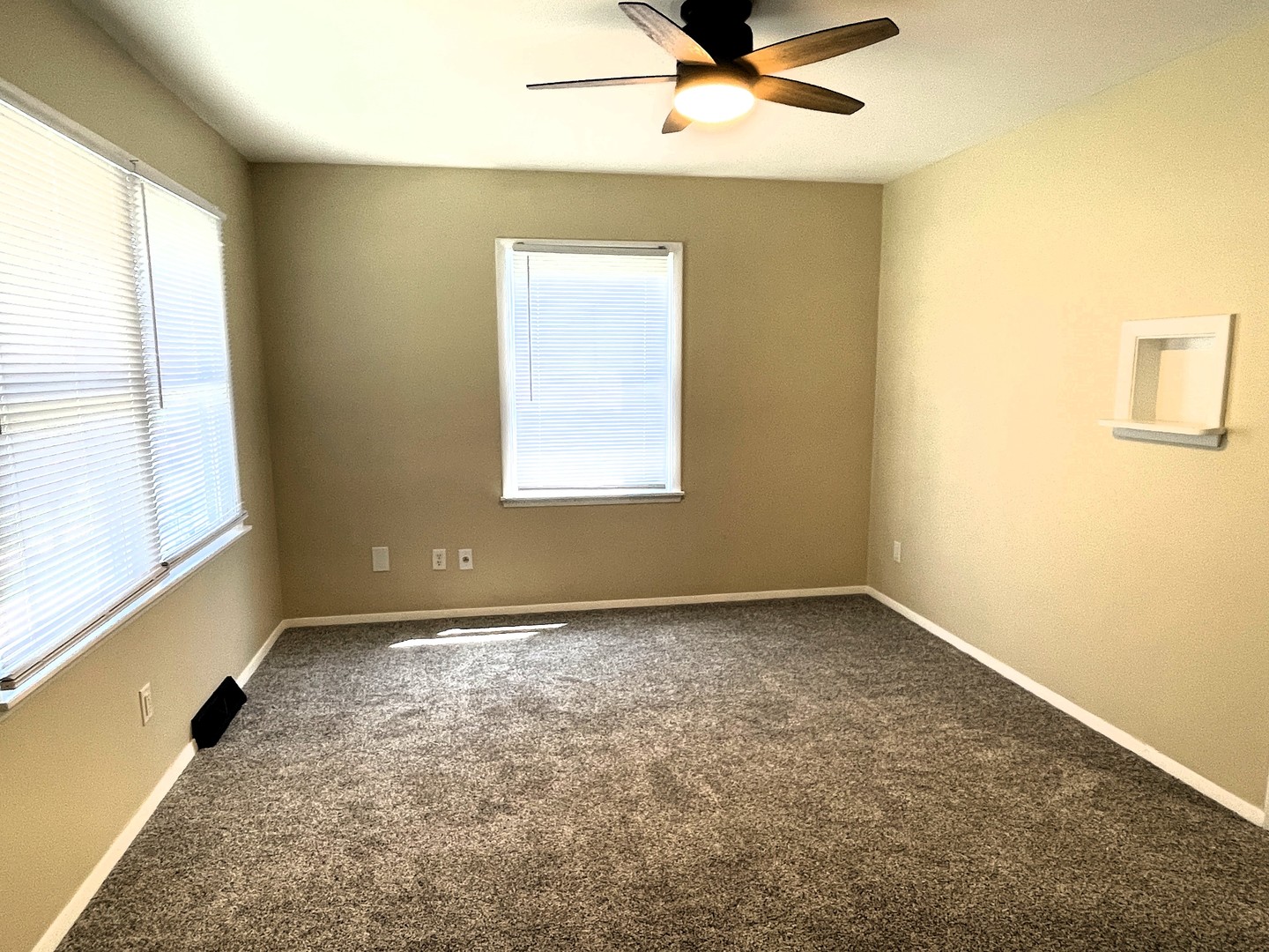 501 University Avenue, Bloomington, IL 61701