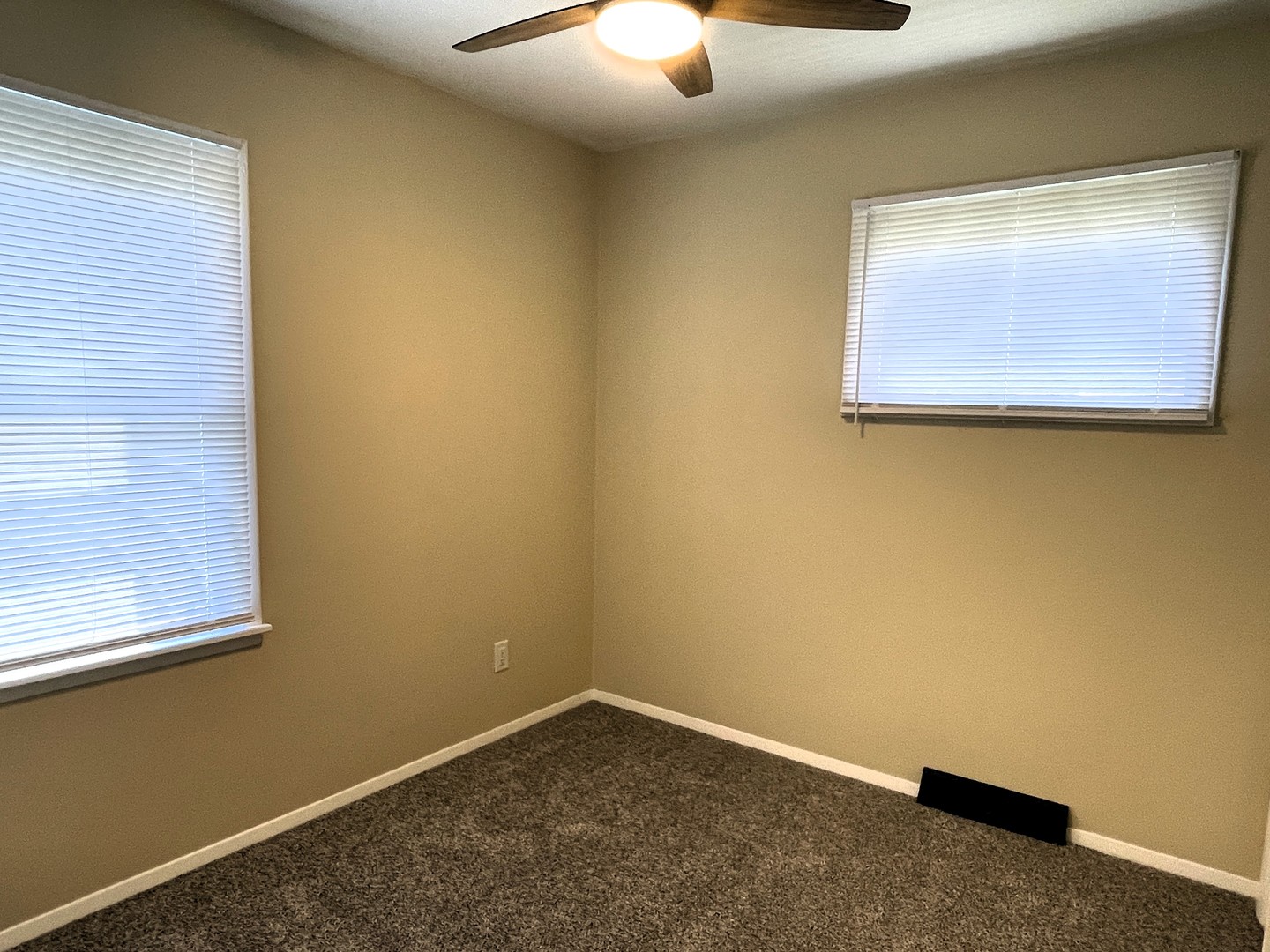 501 University Avenue, Bloomington, IL 61701