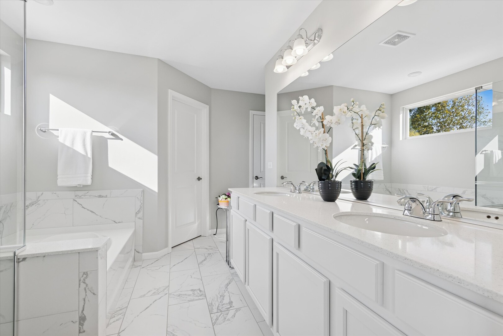 408 S Miller Court, Lombard, IL 60148