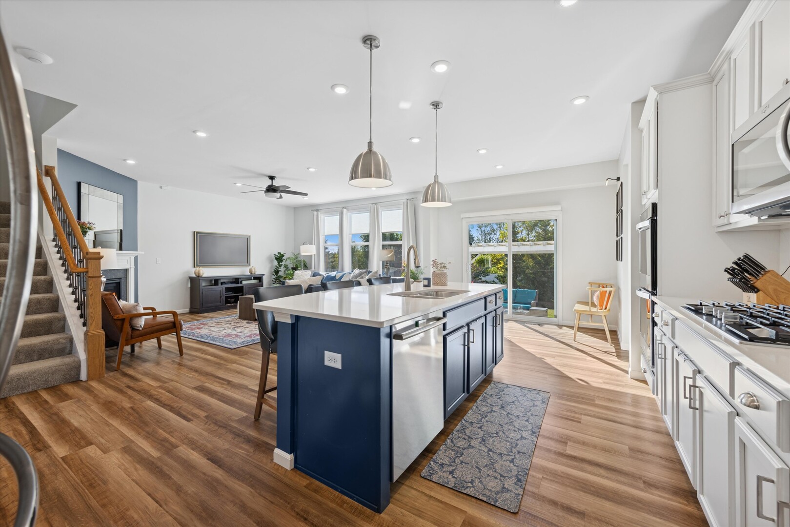 408 S Miller Court, Lombard, IL 60148