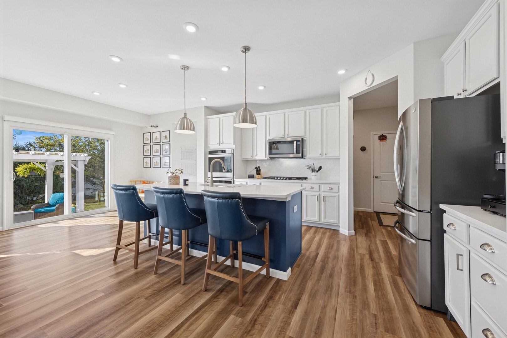 408 S Miller Court, Lombard, IL 60148