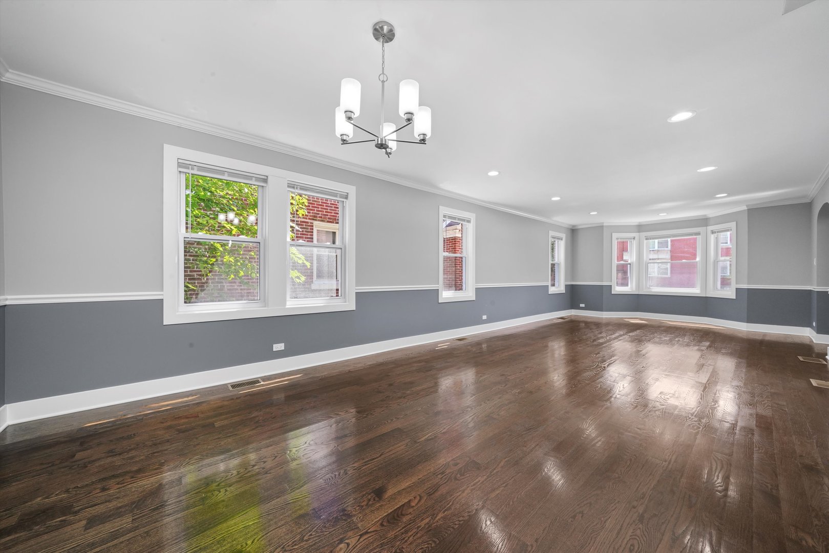 8051 S Paxton Avenue, Chicago, IL 60617