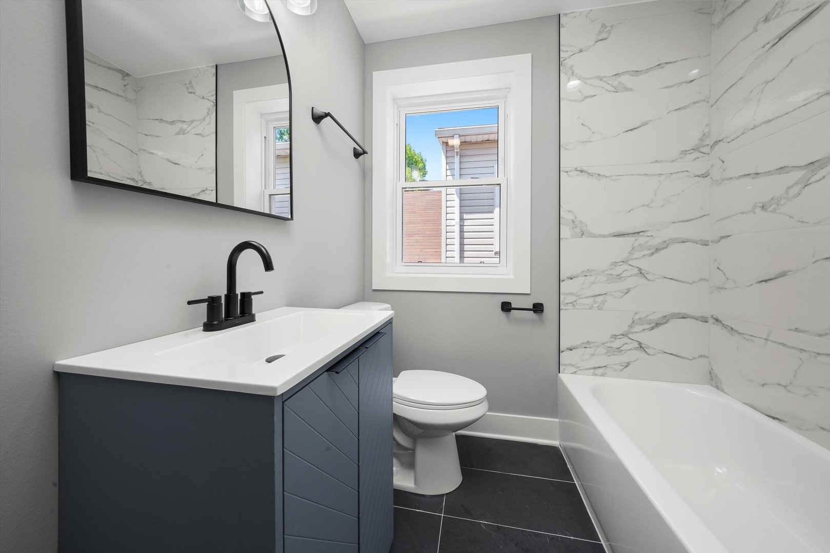 8051 S Paxton Avenue, Chicago, IL 60617