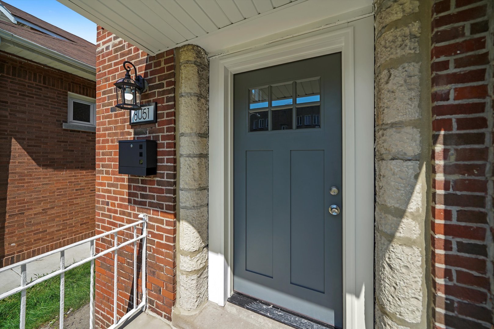 8051 S Paxton Avenue, Chicago, IL 60617