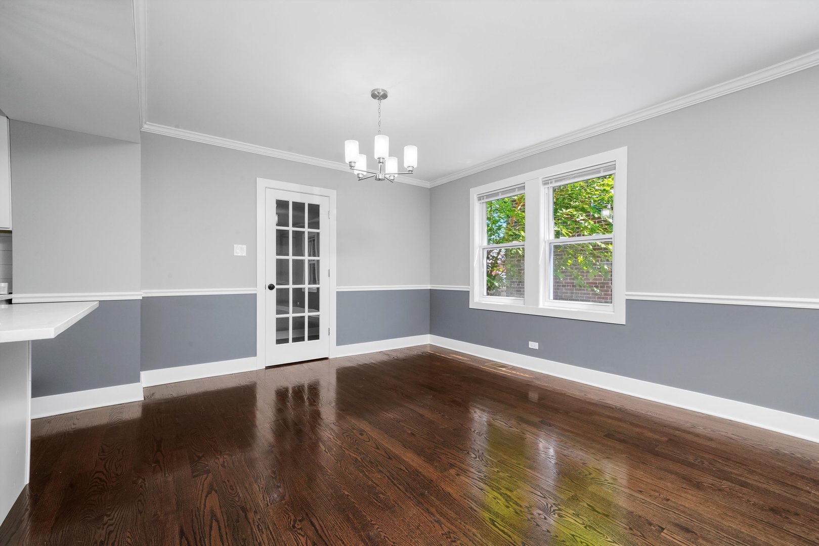 8051 S Paxton Avenue, Chicago, IL 60617