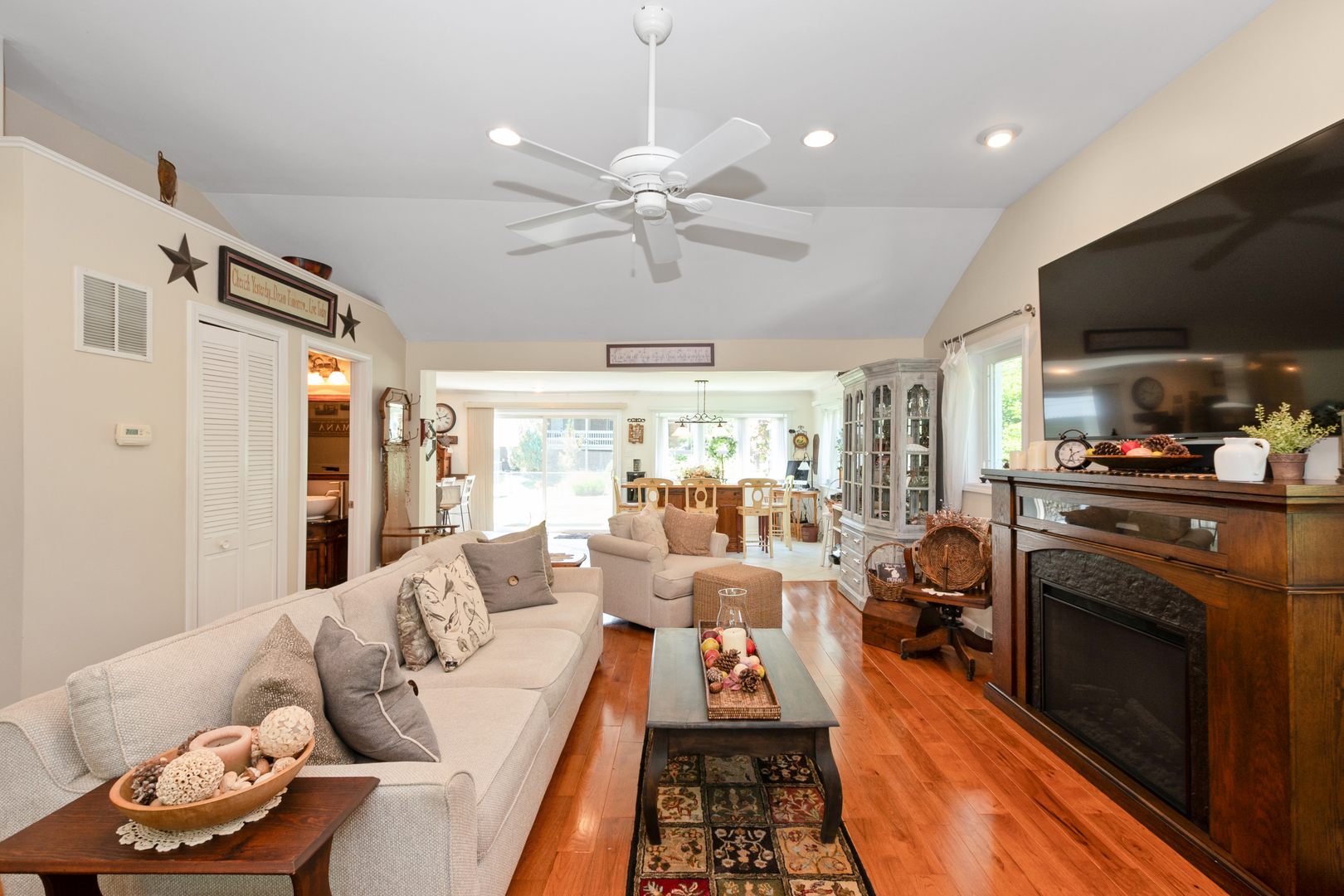 9201 175th Street, Tinley Park, IL 60487