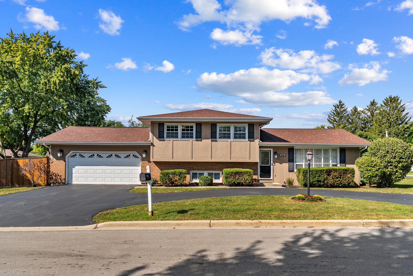 500 S Wilmette Street, Westmont, IL 60559