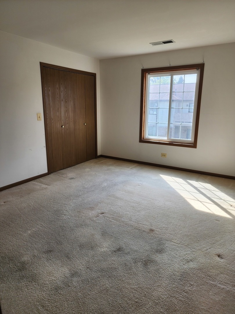 1727 W Hawkes Street #8, Arlington Heights, IL 60004