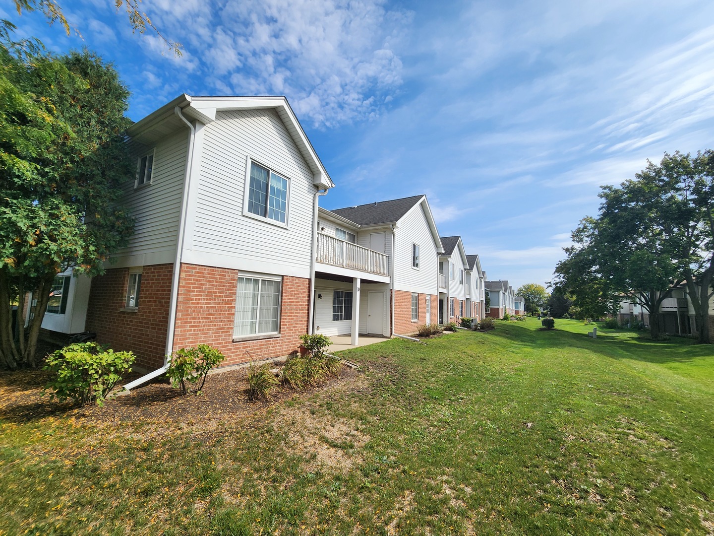 1727 W Hawkes Street #8, Arlington Heights, IL 60004