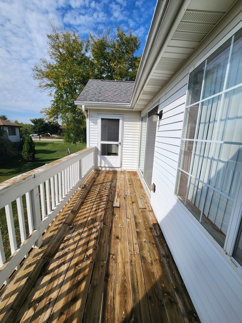 1727 W Hawkes Street #8, Arlington Heights, IL 60004