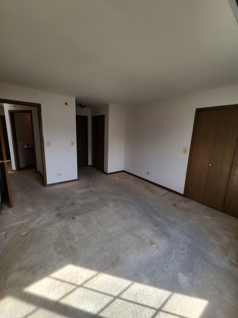 1727 W Hawkes Street #8, Arlington Heights, IL 60004
