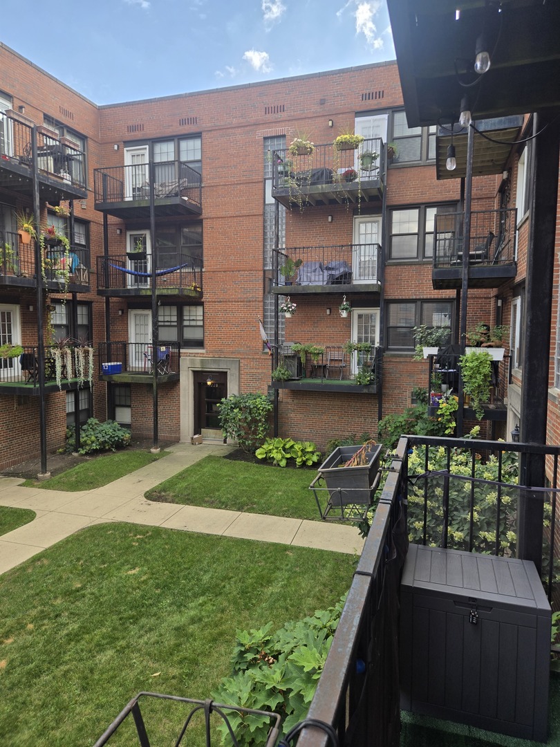 5230 N CAMPBELL Avenue #1B, Chicago, IL 60625