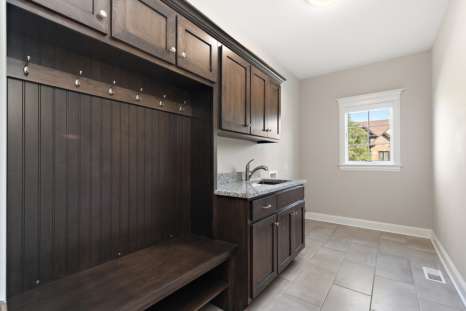 22018 Mary Drive, Frankfort, IL 60423