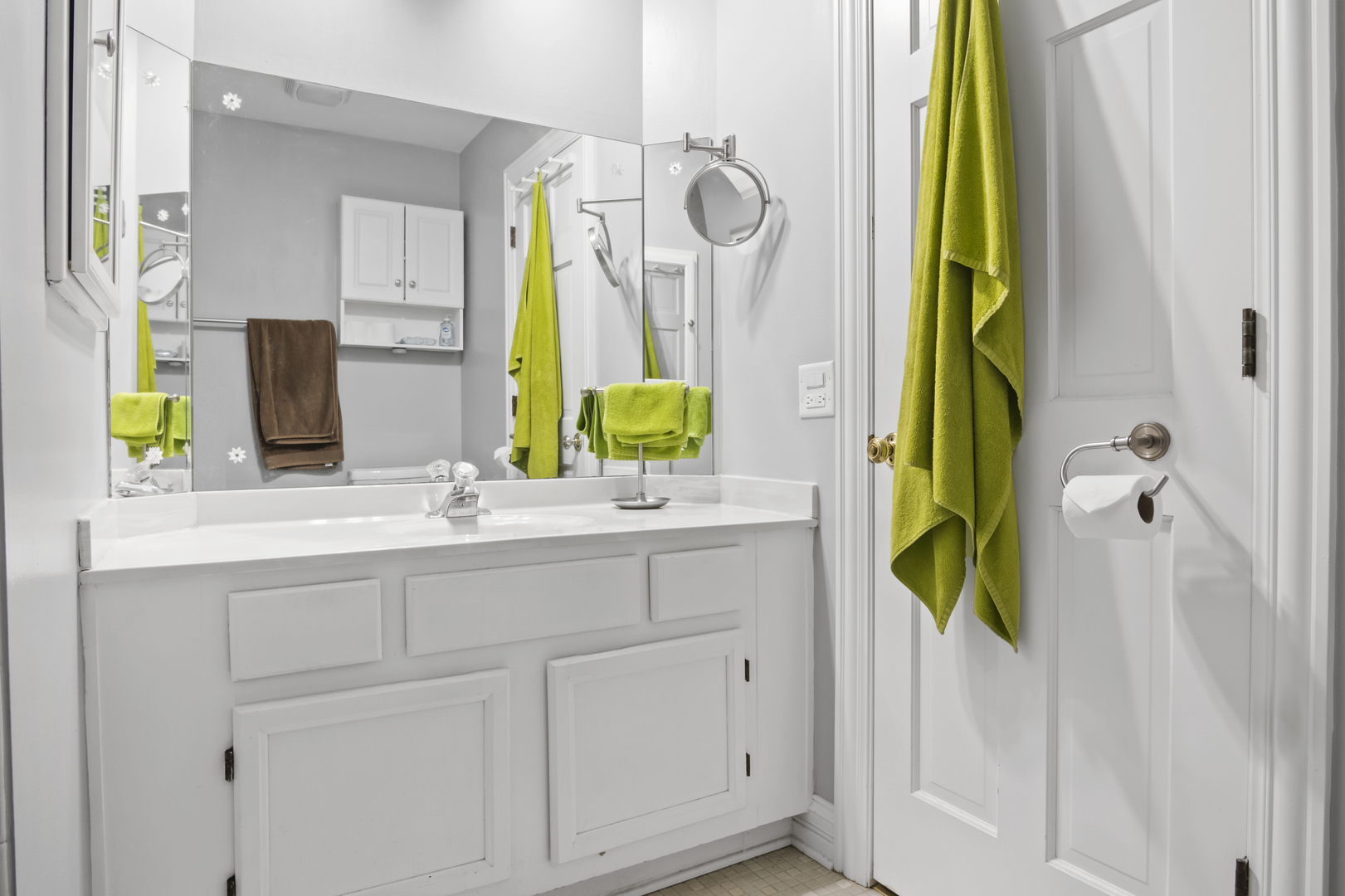 1258 CHALET Road #301, Naperville, IL 60563