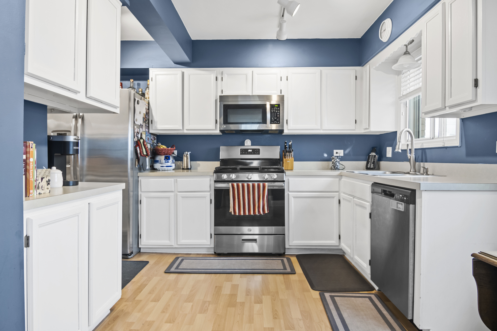 1258 CHALET Road #301, Naperville, IL 60563