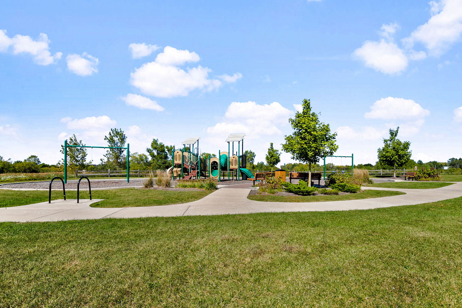 2732 Fieldcrest Drive, Mundelein, IL 60060