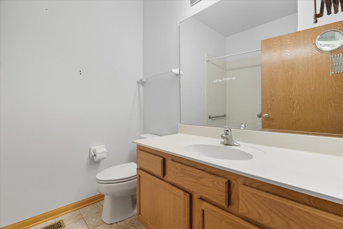2346 Ashbrook Lane, Grayslake, IL 60030
