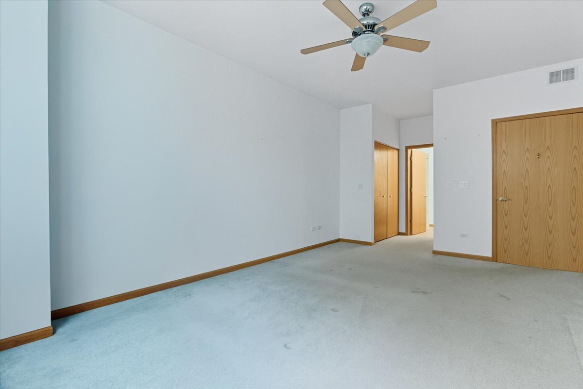 2346 Ashbrook Lane, Grayslake, IL 60030