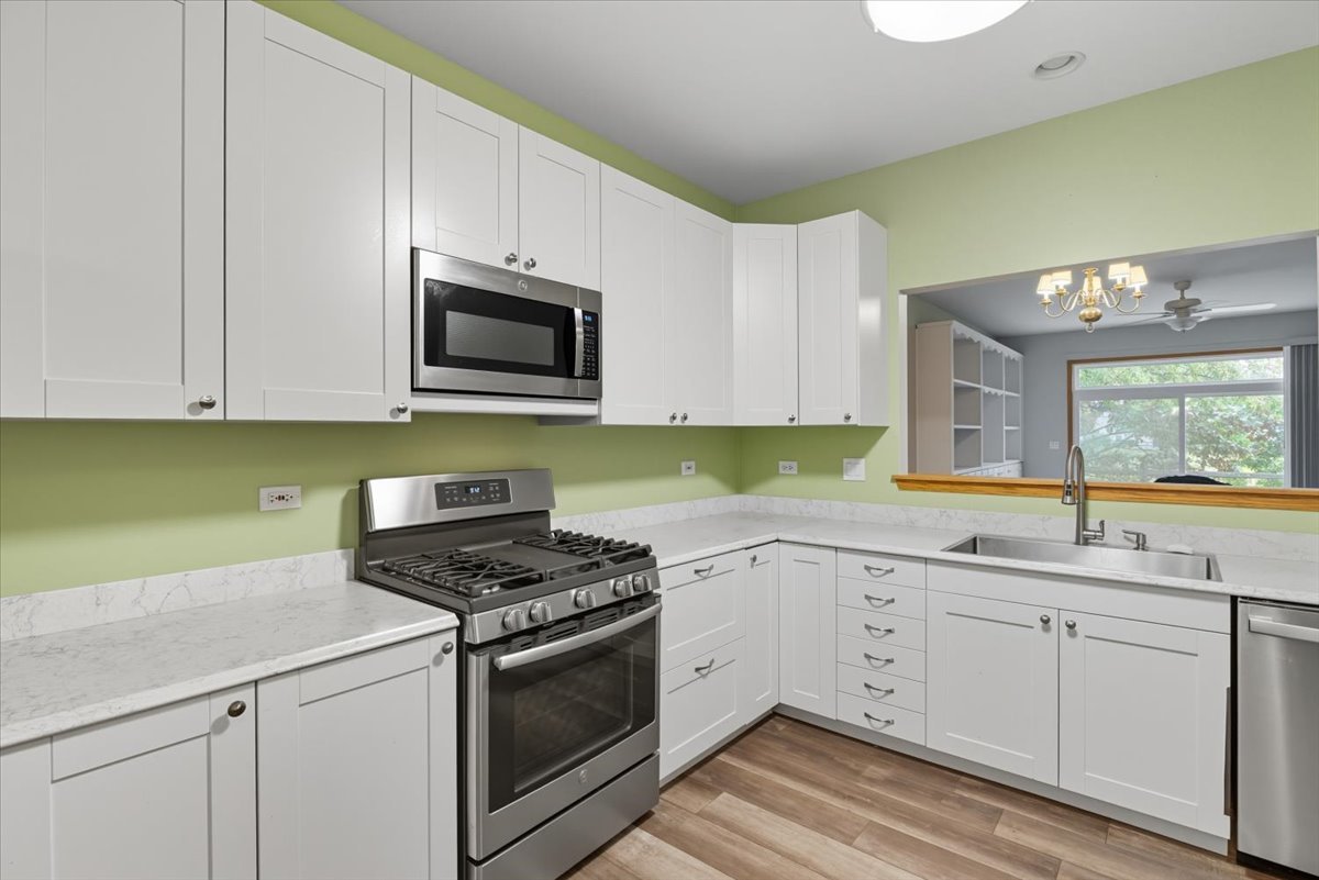 2346 Ashbrook Lane, Grayslake, IL 60030