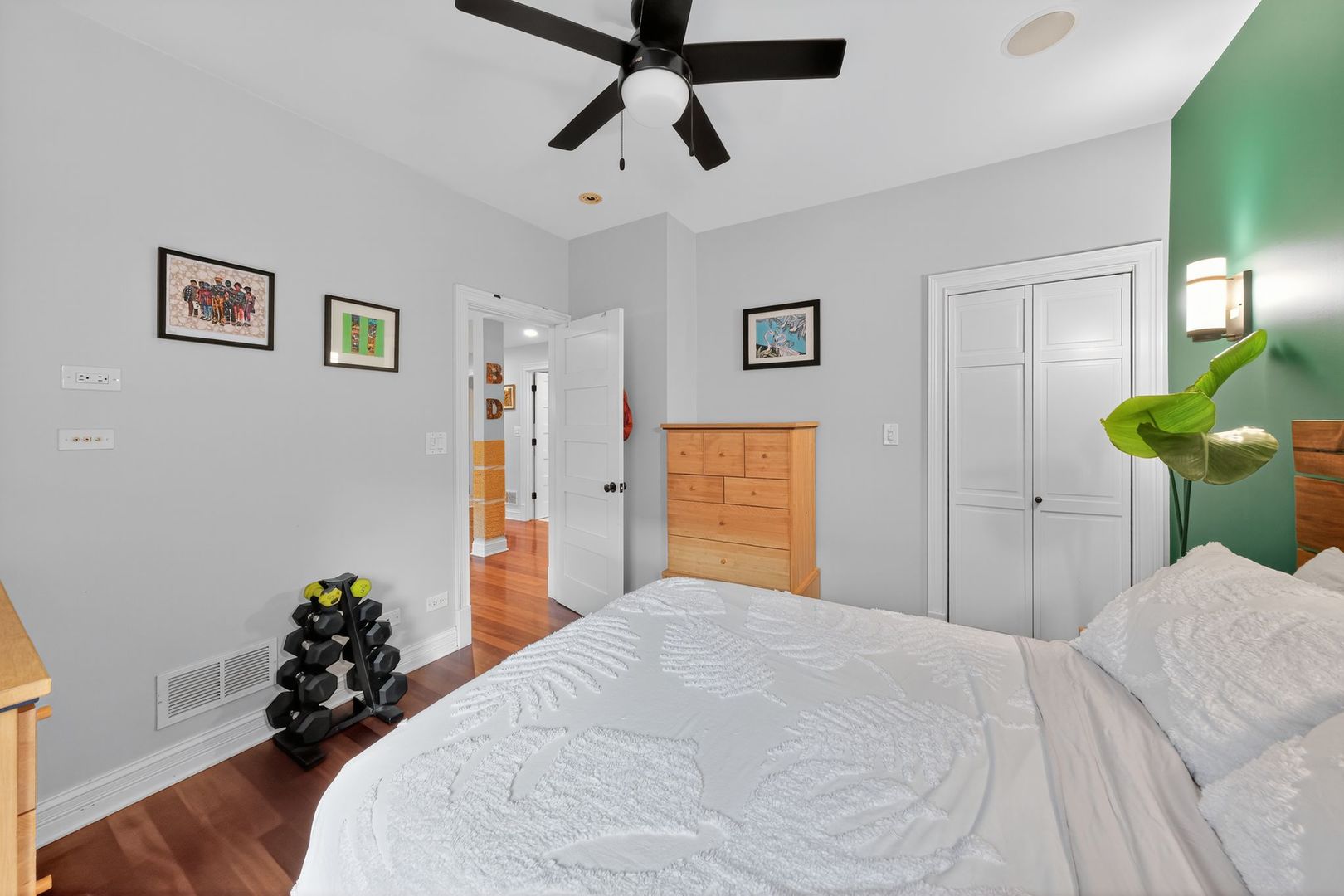 2578 W Lyndale Street #2, Chicago, IL 60647